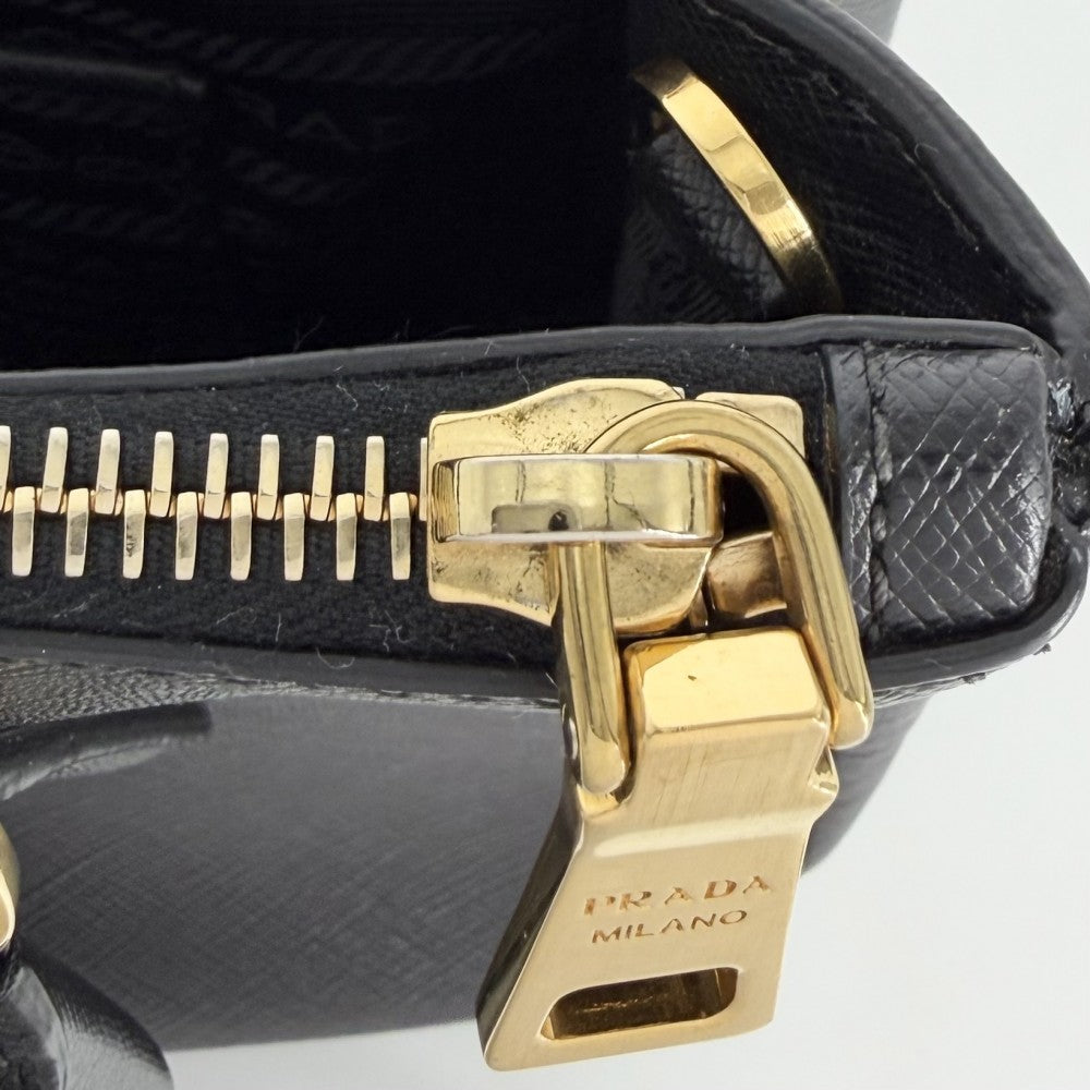 PRADA プラダ 2WAY トライアングルロゴ ガレリア スモール ハンドバッグ ショルダーバッグ 1BA896 レザー ブラック 黒 ゴールド金具 レディース【中古品】