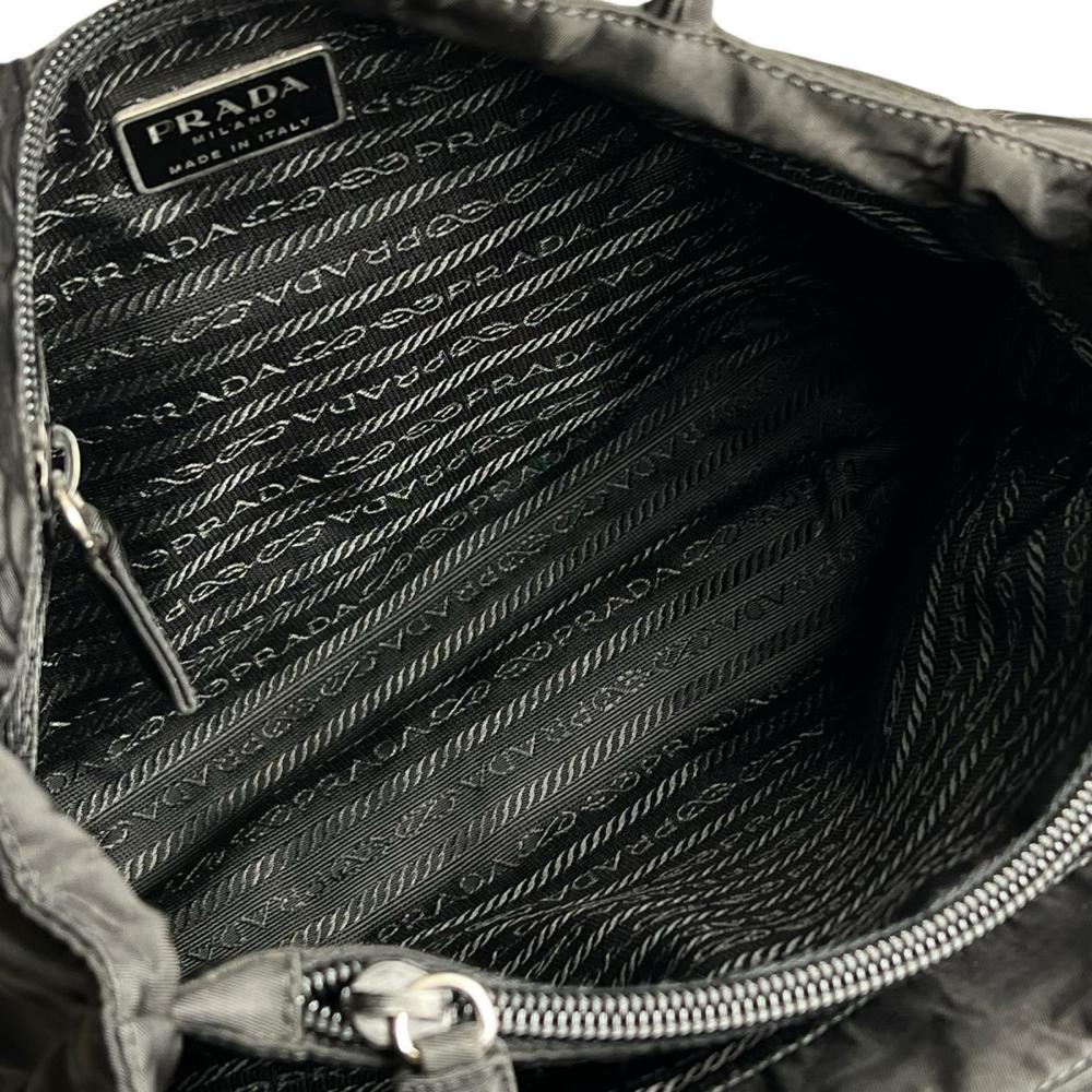 PRADA プラダ トートバッグ 三角ロゴプレート ナイロン ブラック 黒 シルバー金具 レディース【中古品】