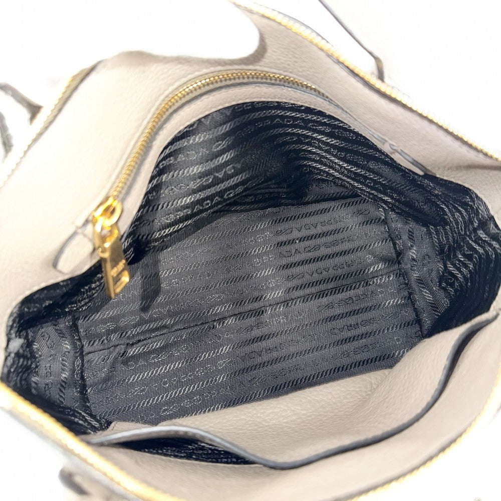 PRADA プラダ 2WAY ショルダーバッグ ハンドバッグ トライアングルロゴ 1BA111 レザー グレージュ ゴールド金具 レディース【中古品】