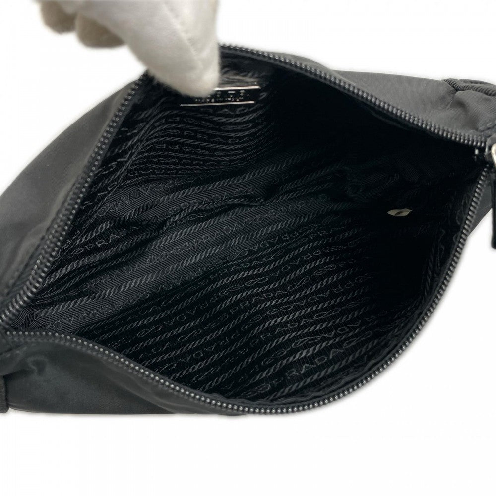 PRADA プラダ ポーチ ナイロン ブラック 黒 その他金具 レディース【中古品】