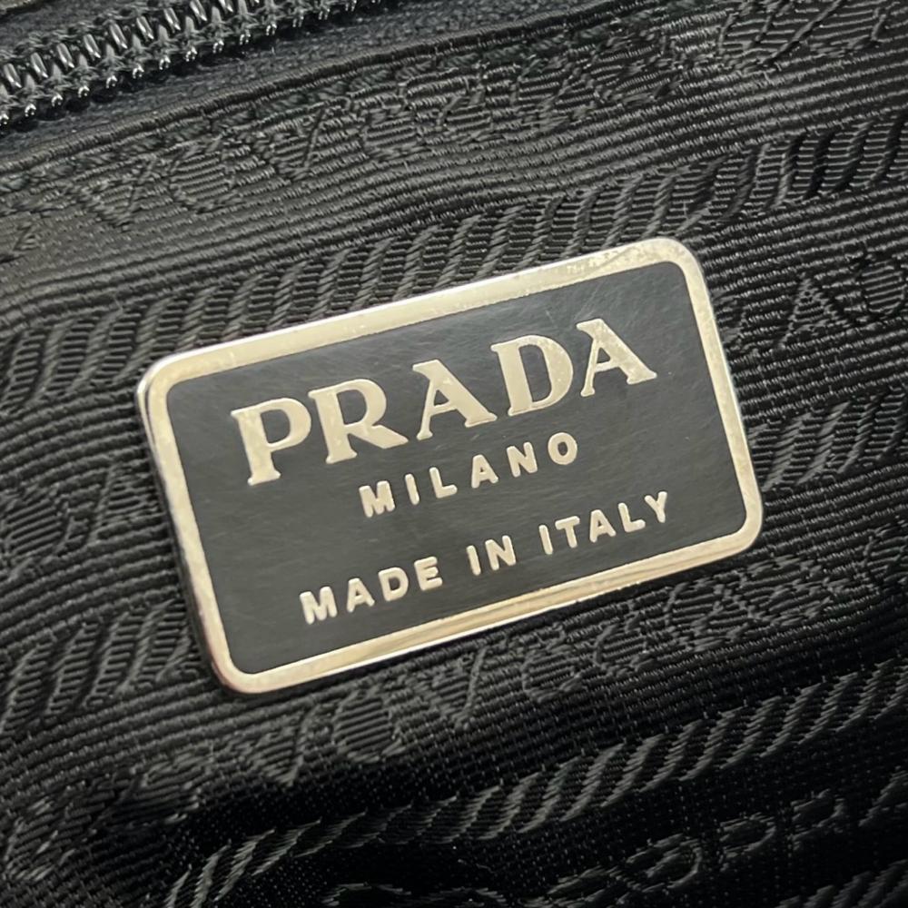 PRADA プラダ リュック テスート 三角ロゴプレート ナイロン レザー ブラック 黒 シルバー金具 レディース【中古品】