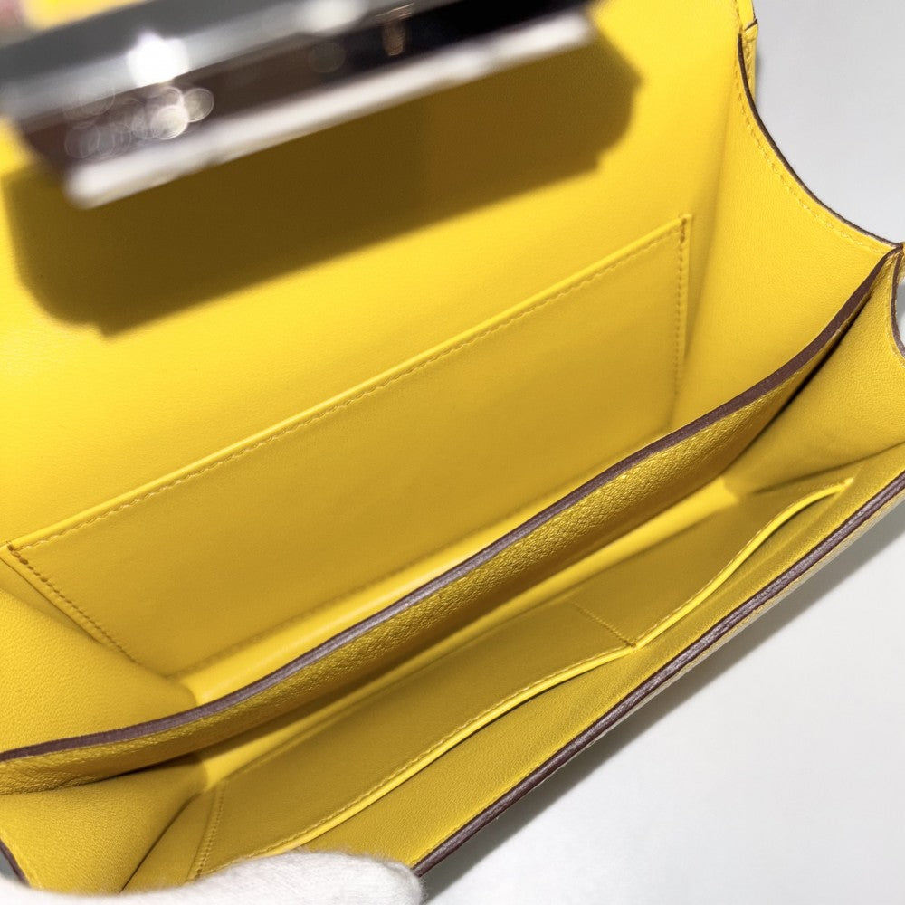 【開店SALE】 HERMES エルメス ショルダーバッグ コンスタンス3 ミニ ポシェット 革 かばん 鞄 B刻印 シェーブル イエロー シルバー金具 レディース 2023年【中古品】