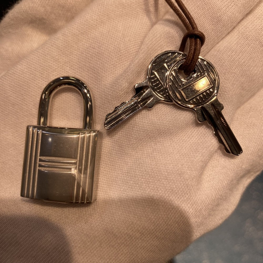 HERMES エルメス ハンドバッグ ピコタンロックPM K刻印 レザー アイボリー系 シルバー金具 レディース 2025年【中古品】