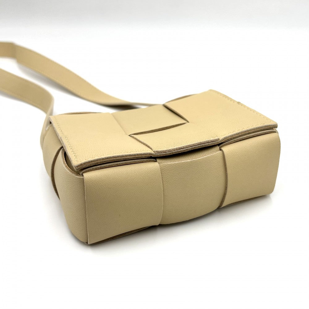 【開店SALE】 BOTTEGAVENETA ボッテガヴェネタ ショルダーバッグ マキシイントレチャート カセット キャンディ ミニバッグ 鞄 かばん 666688 レザー ベージュ ゴールド金具 レディース【中古品】