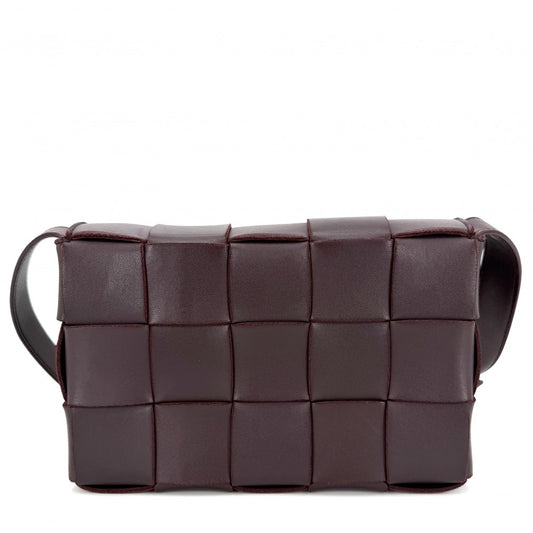 BOTTEGAVENETA ボッテガヴェネタ ショルダーバッグ マキシイントレチャート カセット レザー ブラウン 茶 ボルドー系 ゴールド金具 レディース【中古品】