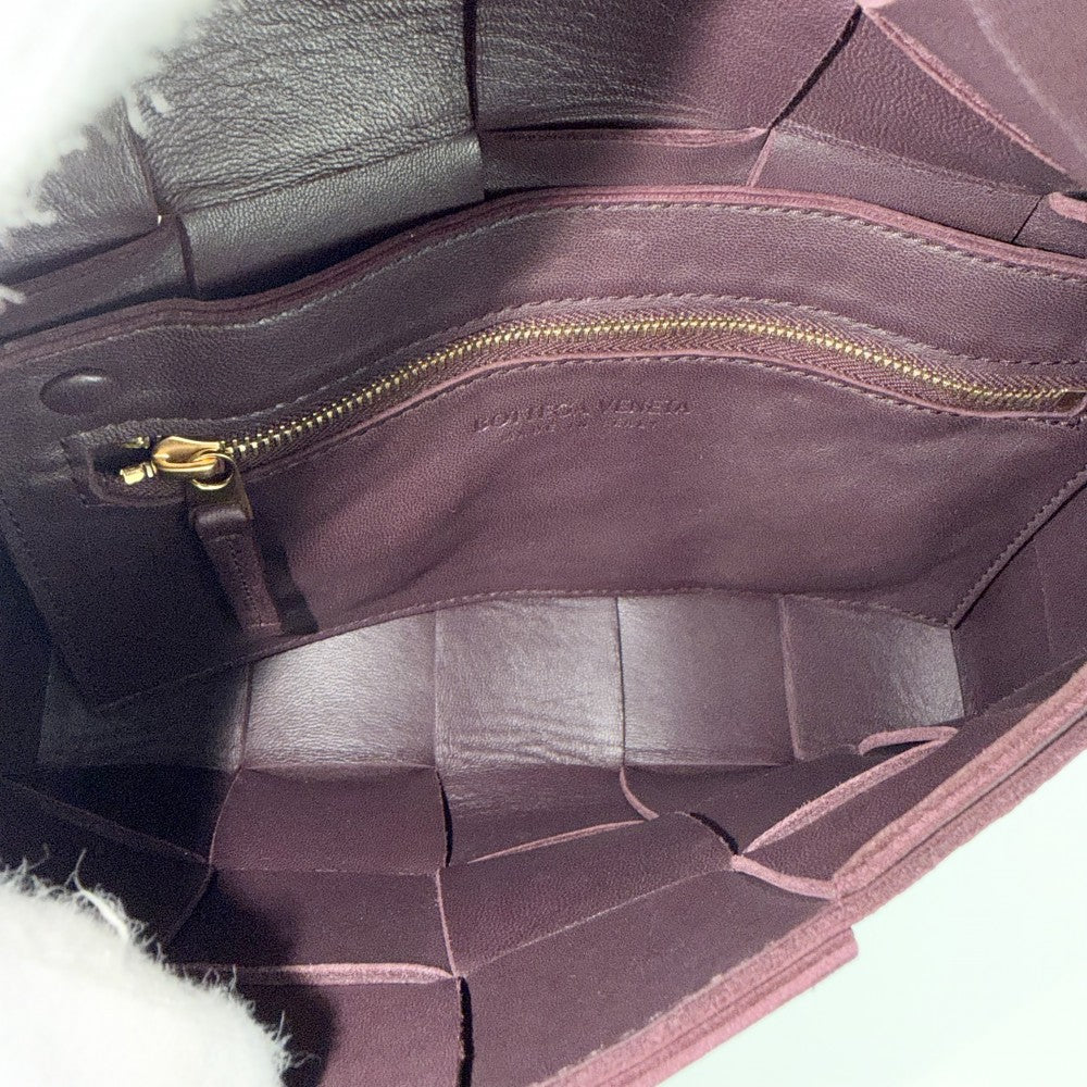 BOTTEGAVENETA ボッテガヴェネタ ショルダーバッグ マキシイントレチャート カセット レザー ブラウン 茶 ボルドー系 ゴールド金具 レディース【中古品】