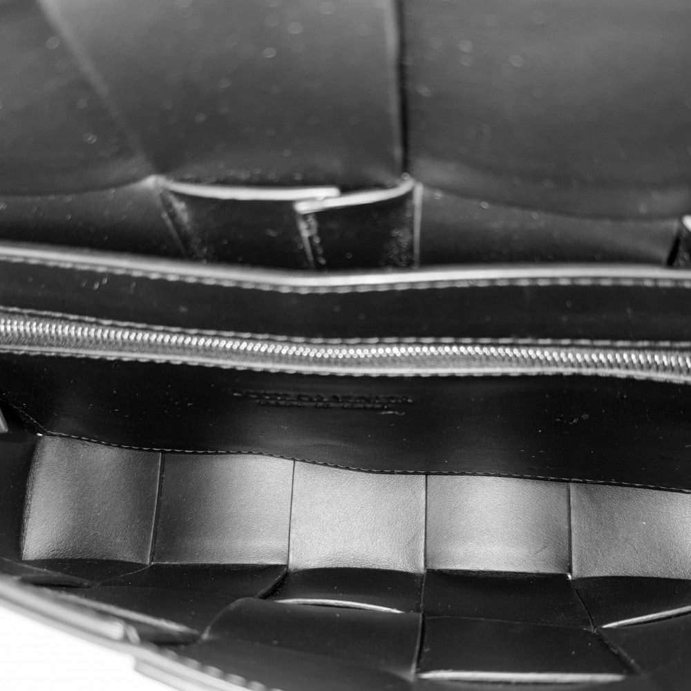BOTTEGAVENETA ボッテガヴェネタ ショルダーバッグ イントレチャート カセット レザー ブラック 黒 シルバー金具 レディース【中古品】