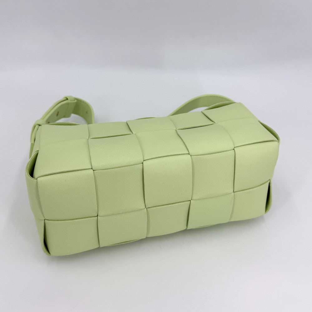 BOTTEGAVENETA ボッテガヴェネタ ハンドバッグ スモールブリックカセット マキシイントレチャート ワンショルダーバッグ 鞄 かばん 729166 レザー ライトグリーン ゴールド金具 レディース【中古品】