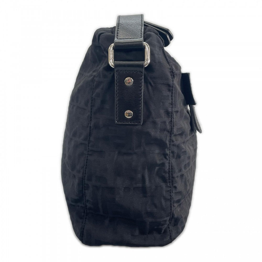 FENDI フェンディ ショルダーバッグ ナイロン ブラック 黒 シルバー金具 メンズ【中古品】