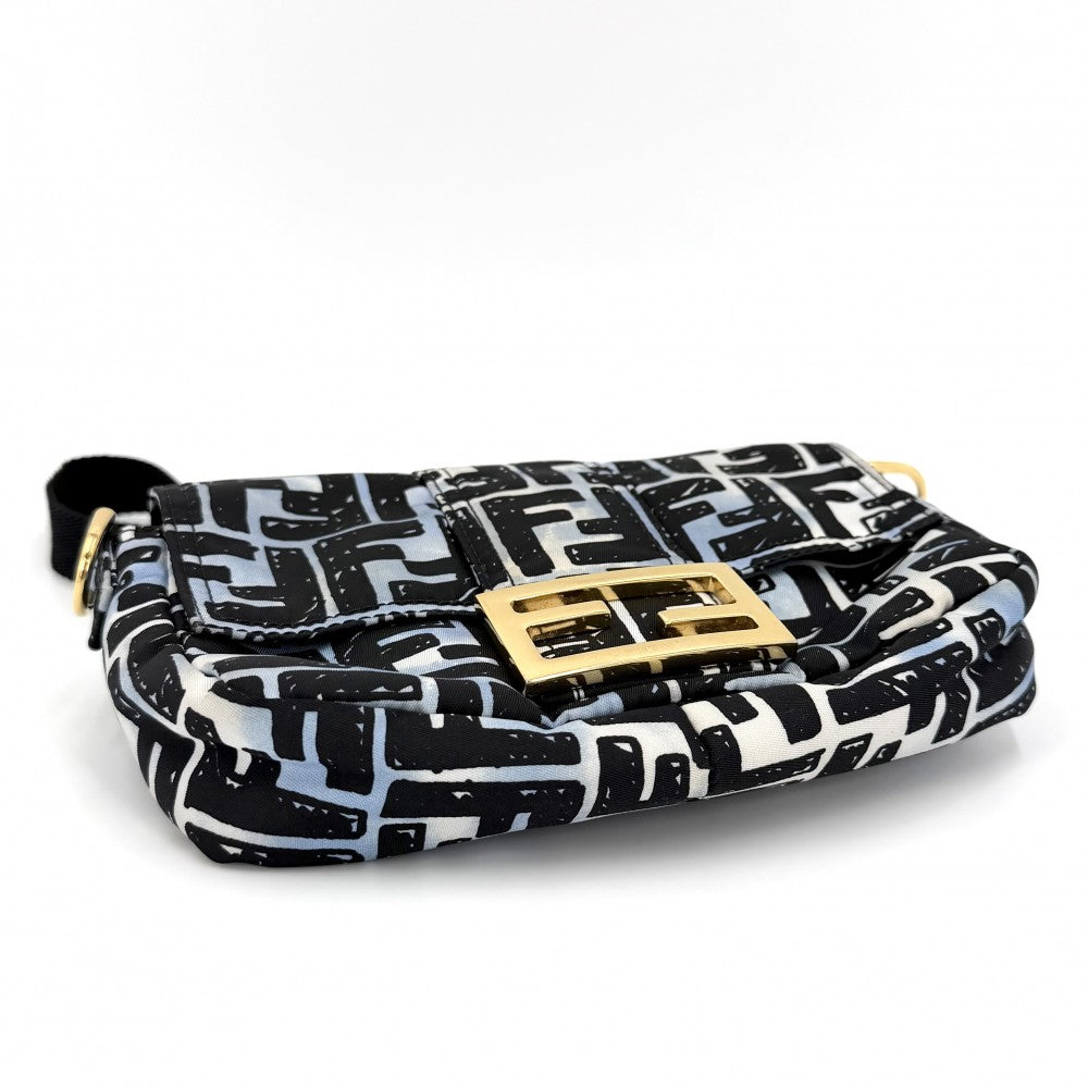 FENDI フェンディ 2WAY ズッカ ショルダーバッグ ボディバッグ Joshua Vides ジョシュアヴィーダスコラボ 8BR784 ナイロン ブルー 青 ブラック 黒 ゴールド金具 ユニセックス【中古品】