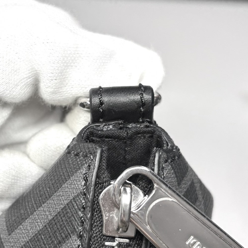 FENDI フェンディ ショルダーバッグ ダイアゴナルメッセンジャーバッグ FF セカンドバッグ 2WAY 7VA470 レザー グレー イエロー シルバー金具 メンズ【中古品】