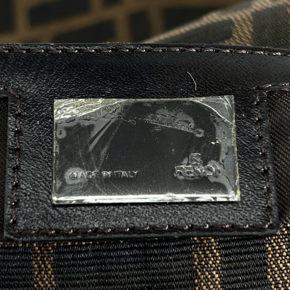 FENDI フェンディ ショルダーバッグ ズッカ マンマバケット ロゴマグネット 8BR001 キャンバス レザー ブラウン 茶 シルバー金具 レディース【中古品】