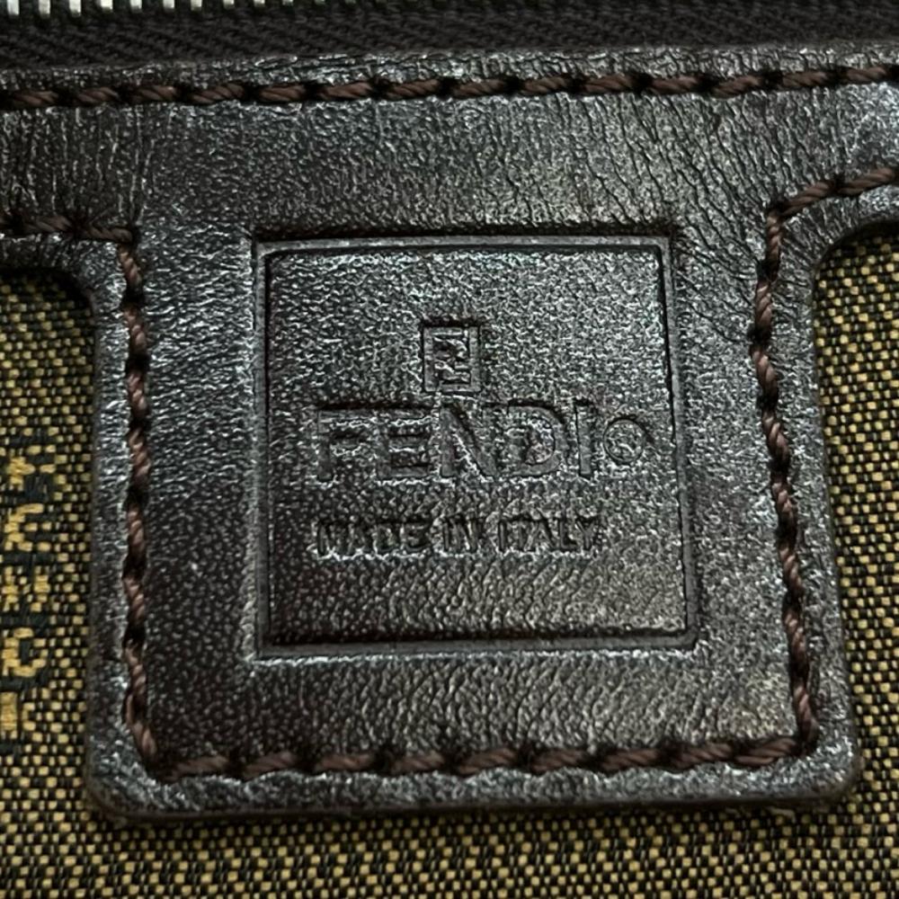 FENDI フェンディ ショルダーバッグ ズッカ ロゴ金具 キャンバス ブラウン 茶 シルバー金具 レディース【中古品】