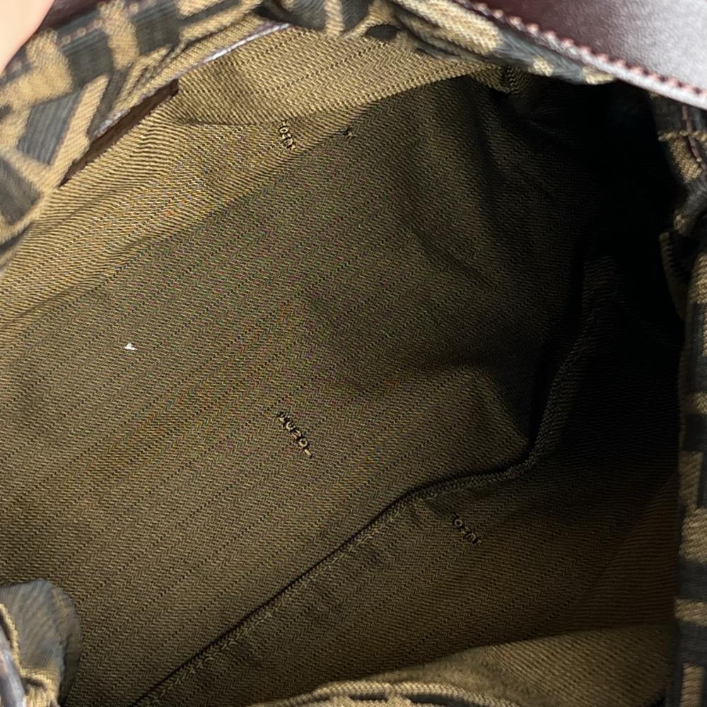 FENDI フェンディ ショルダーバッグ ズッカ ロゴ金具 キャンバス ブラウン 茶 シルバー金具 レディース【中古品】