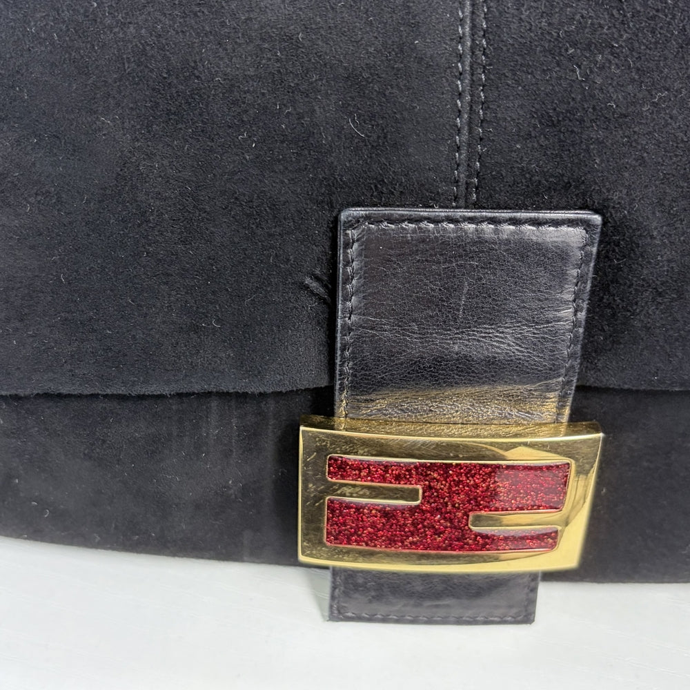 FENDI フェンディ ショルダーバッグ マンマバケット ワンショルダー Mamma Bucket スウェード ブラック 黒 ゴールド金具 レディース【中古品】