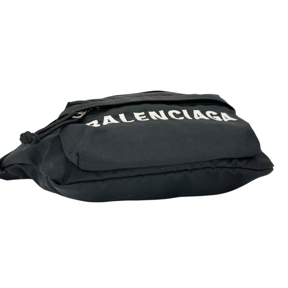 BALENCIAGA バレンシアガ ボディバッグ ウィールベルトバッグ 533009 ナイロン ブラック 黒 ダークブルー シルバー金具 メンズ【中古品】