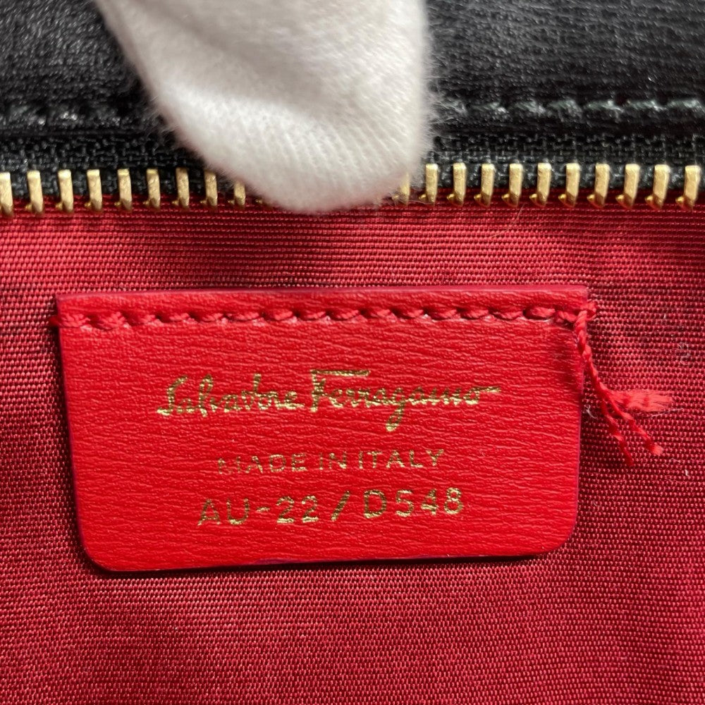 Salvatore Ferragamo サルヴァトーレフェラガモ ボディバッグ ガンチーニ AU-22 レザー ブラック 黒 ゴールド金具 メンズ【中古品】
