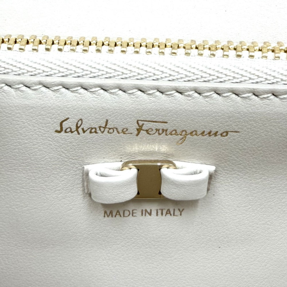 Salvatore Ferragamo サルヴァトーレフェラガモ ショルダーバッグ ヴァラリボン チェーンショルダー レザー ブラウン 茶 ゴールド金具 レディース【中古品】