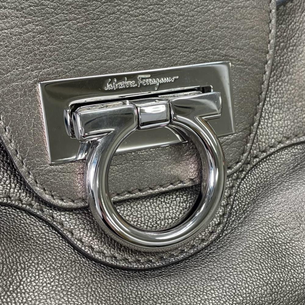 Salvatore Ferragamo サルヴァトーレフェラガモ ハンドバッグ ガンチーニ マリッサ メタリック カーフ グレー シルバー金具 レディース【中古品】