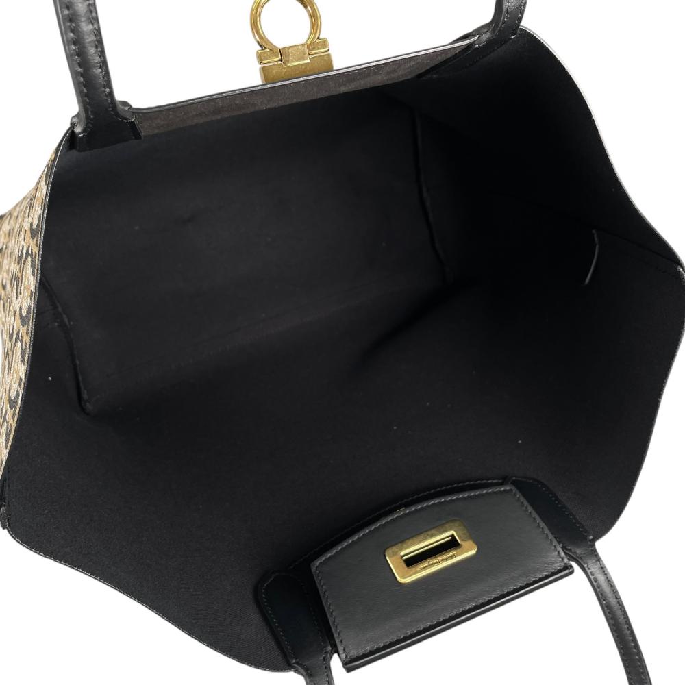 Salvatore Ferragamo サルヴァトーレフェラガモ トートバッグ ガンチーニ GU211012 PVCコーティングキャンバス レザー ブラック 黒 ブラウン 茶 ゴールド金具 レディース【中古品】