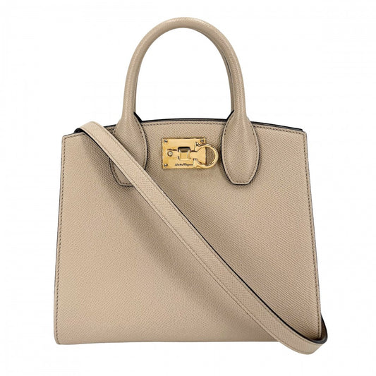 Salvatore Ferragamo サルヴァトーレフェラガモ 2WAY ガンチーニ スタジオバッグ ボックスXS ハンドバッグ ショルダーバッグ レザー ベージュ ゴールド金具 レディース【中古品】
