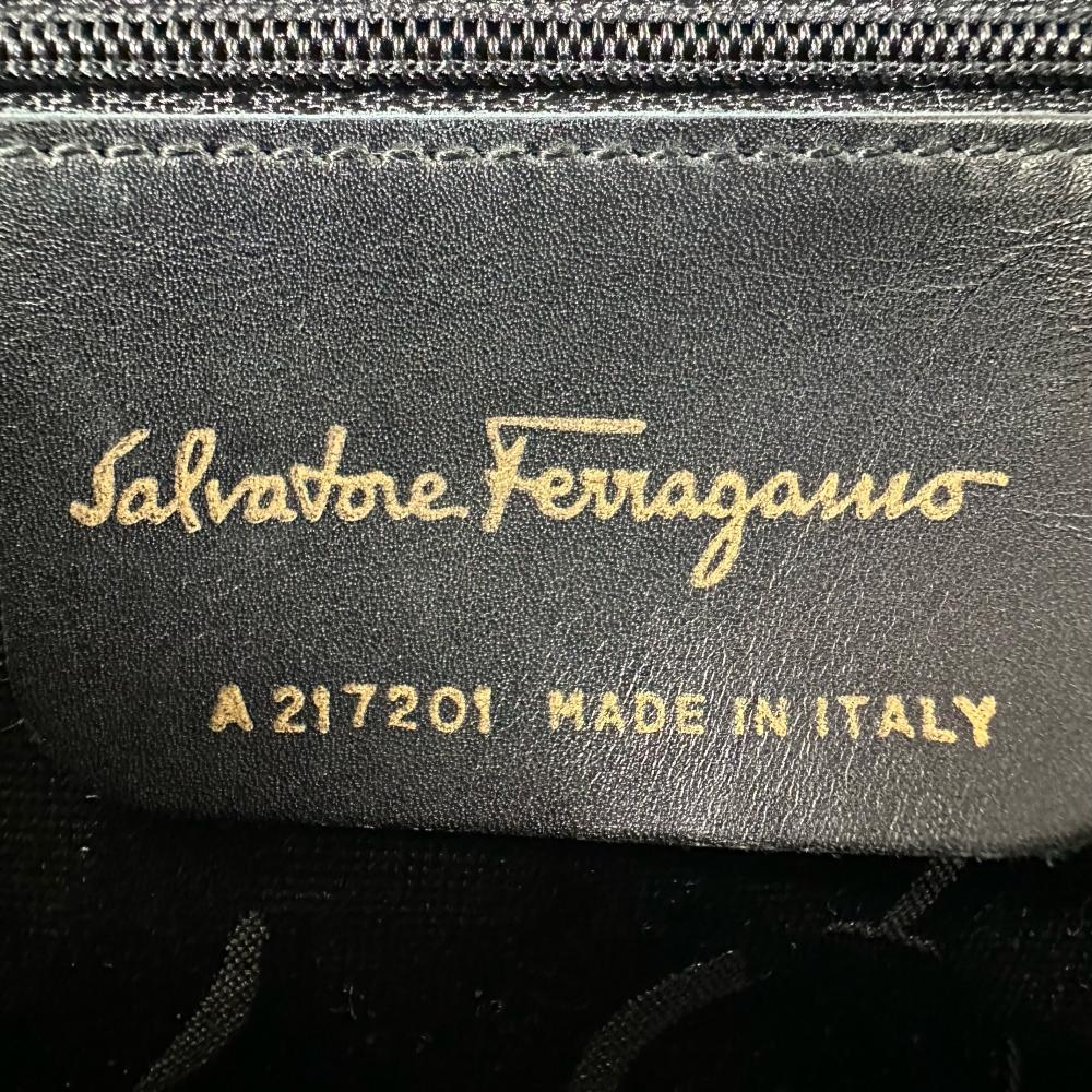 Salvatore Ferragamo サルヴァトーレフェラガモ ハンドバッグ ヴェラ クロコ型押し 2WAY A217201 ブラック 黒 ゴールド金具 レディース【中古品】
