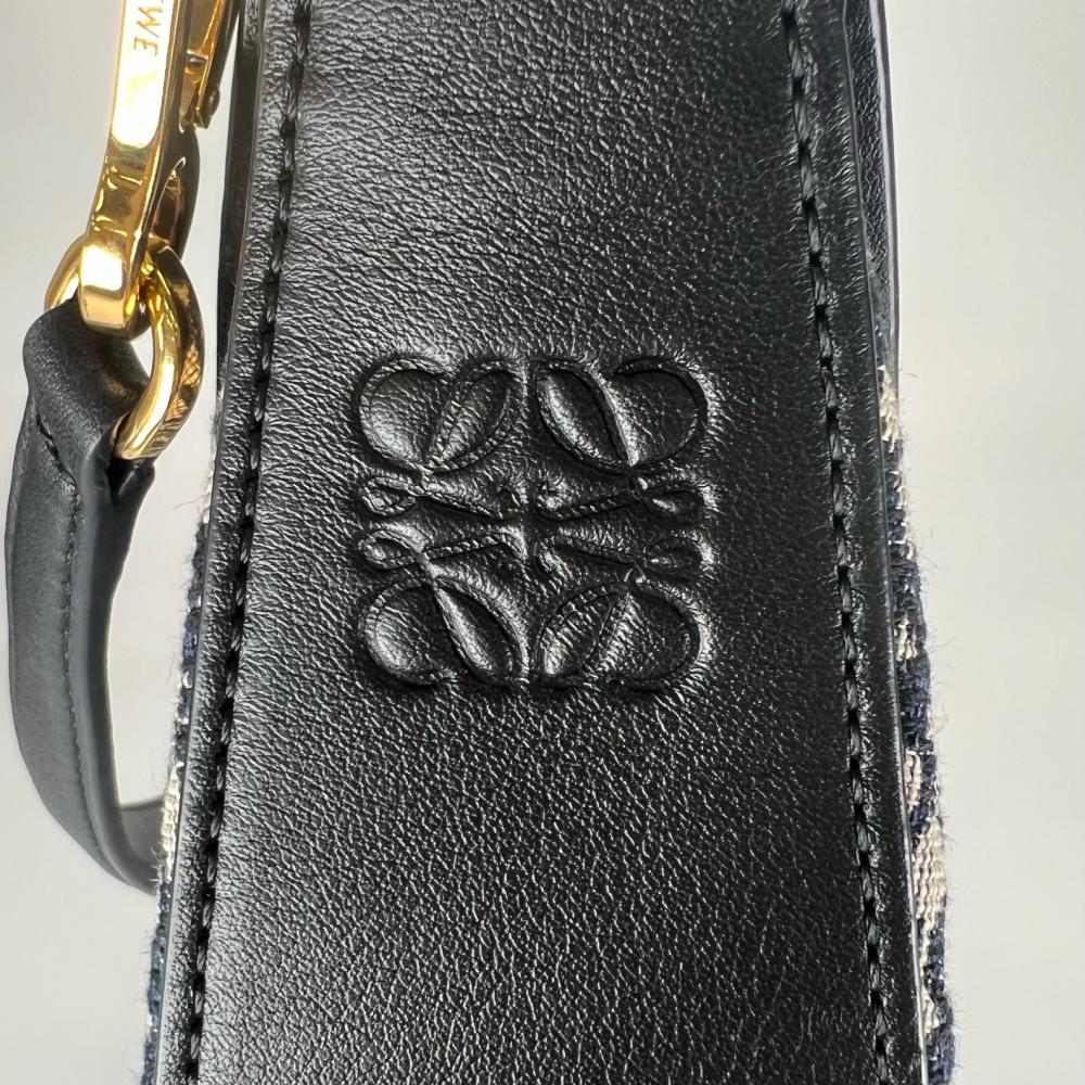 【開店SALE】 LOEWE ロエベ ハンドバッグ ルナ アナグラム ハーフムーン 総柄 ワンショルダー アナグラムジャガード カーフスキン ブラック 黒 ネイビー 紺 ゴールド金具 レディース【中古品】