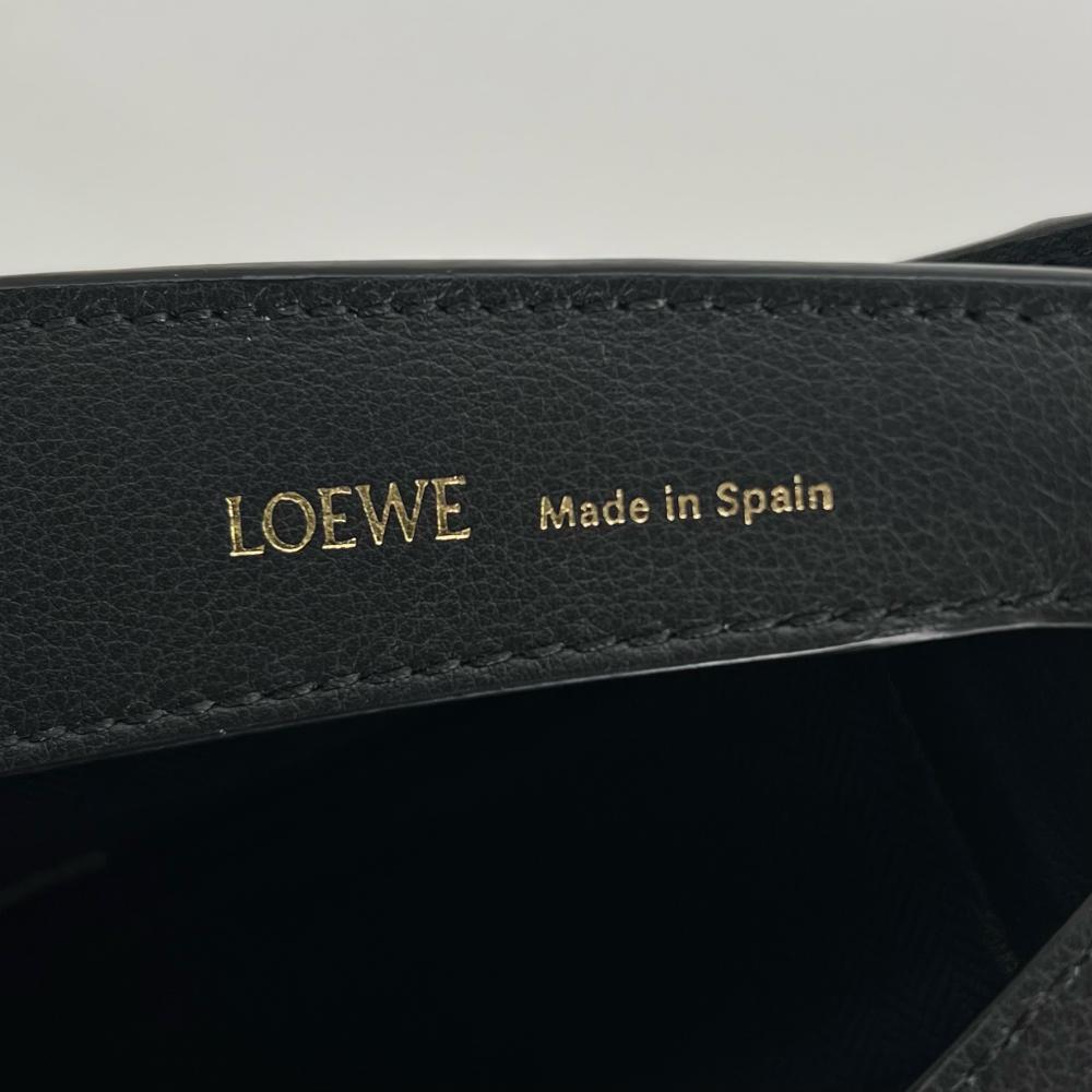 LOEWE ロエベ ハンドバッグ ルナ アナグラム ハーフムーン 総柄 ワンショルダー アナグラムジャガード カーフスキン ブラック 黒 ネイビー 紺 ゴールド金具 レディース【中古品】