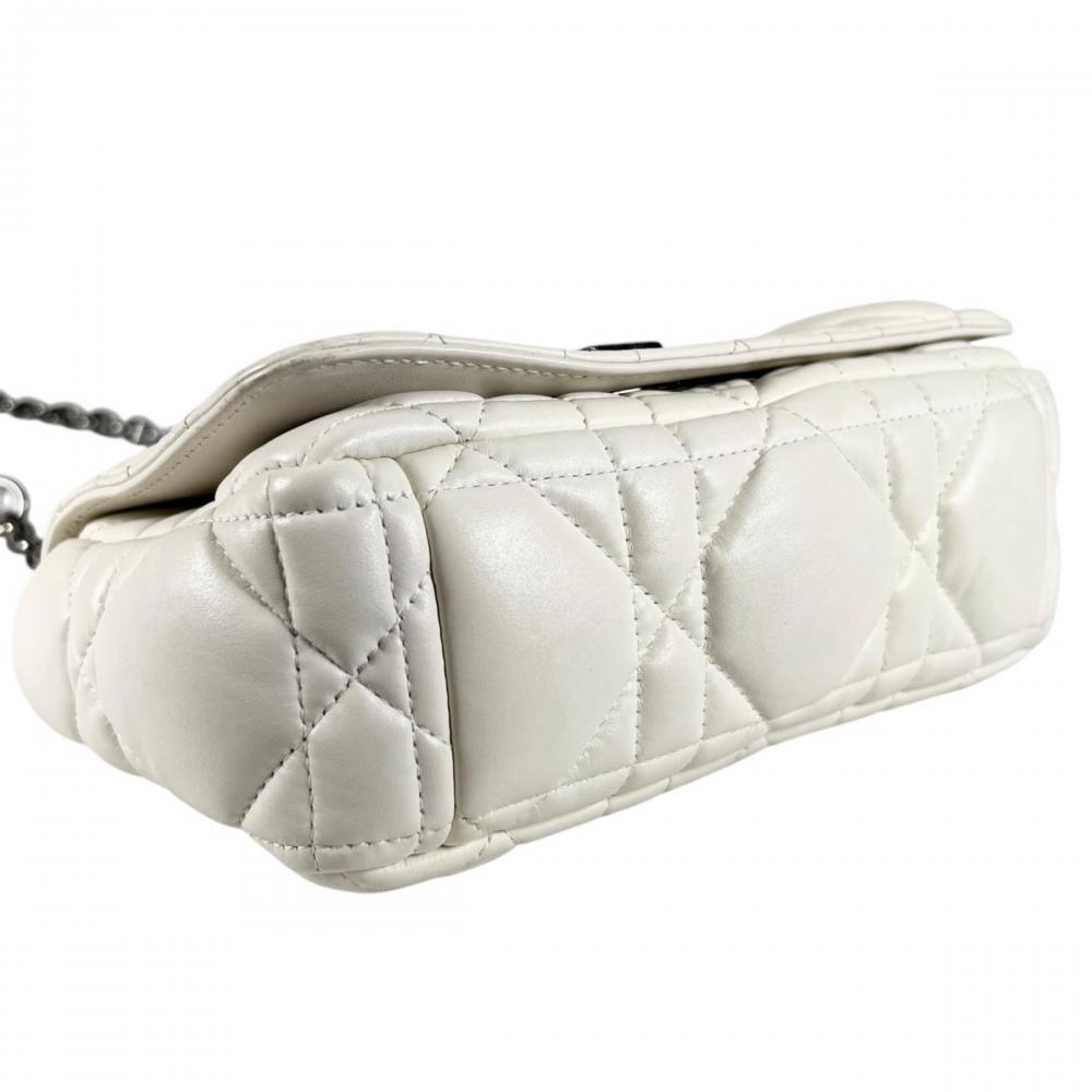 Christian Dior クリスチャンディオール ショルダーバッグ カナージュ カロ スモール M9241BNGK カーフ ホワイト 白 シルバー金具 レディース【中古品】