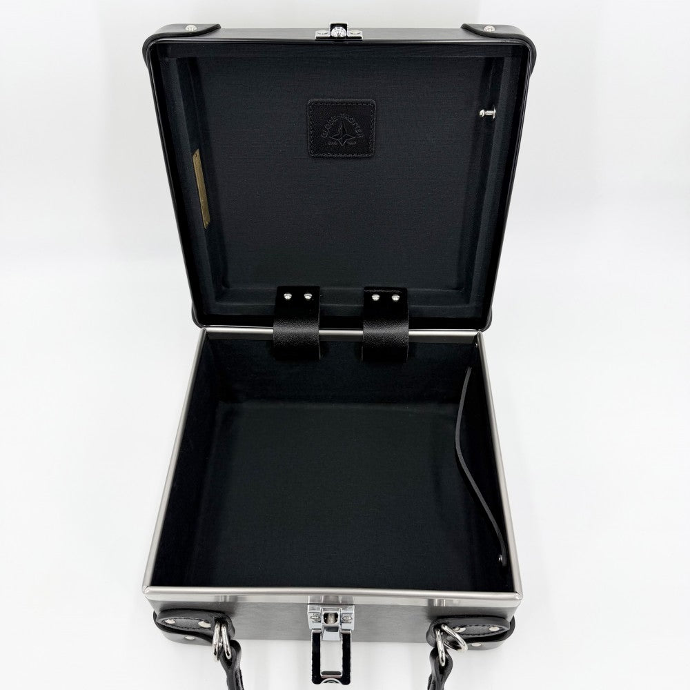 GLOBE TROTTER グローブトロッター 2WAY センテナリー ロンドン・スクエア アタッシュケース ショルダーバッグ ハンドバッグ レザー グレー ブラック 黒 シルバー金具 メンズ【中古品】