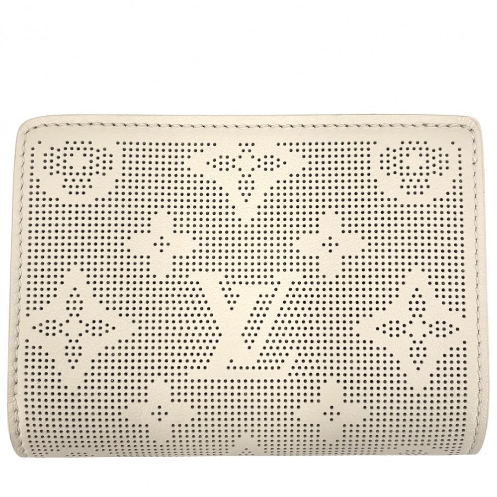 LOUIS VUITTON ルイヴィトン 三つ折り財布 モノグラムマヒナ ポルトフォイユクレア コンパクト ミニウォレット アイボリー グリーン M83075 クオーツ シルバー金具 レディース【中古品】