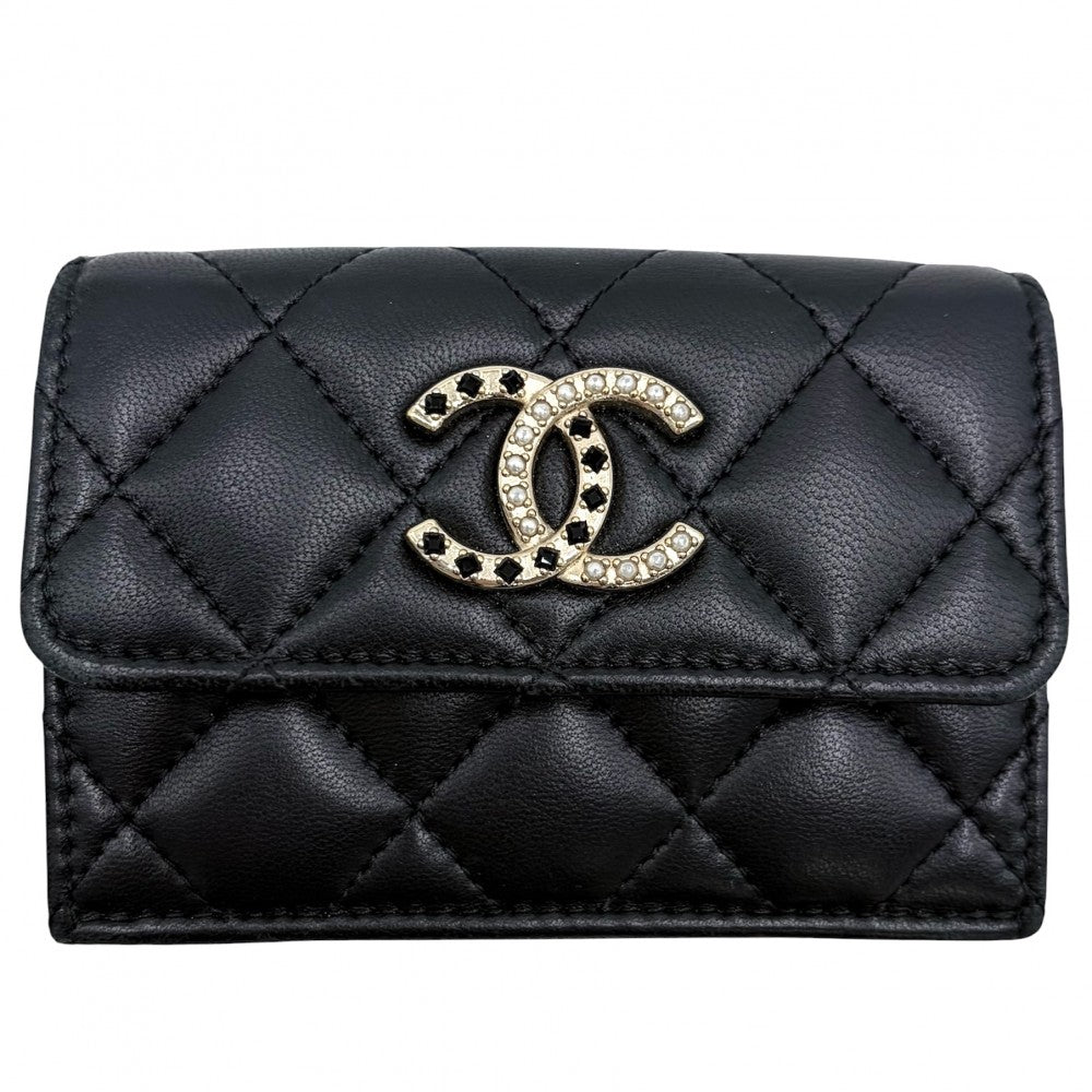 CHANEL シャネル 三つ折り財布 マトラッセ ココマーク ミニ財布 コンパクトウォレット ラムスキン ラインストーン フェイクパール ブラック 黒 ゴールド金具 レディース【中古品】