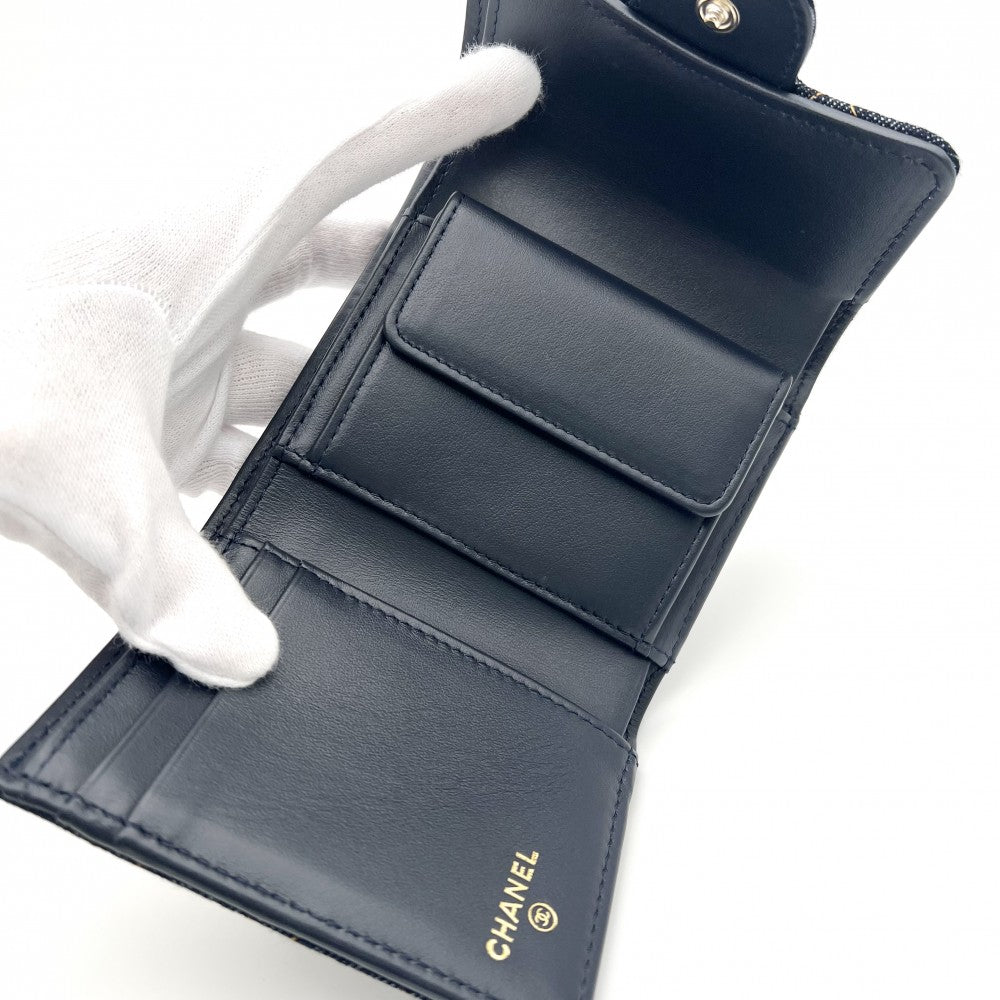 CHANEL シャネル 二つ折り財布 マトラッセ スモールウォレット ミニ財布 ココマーク デニム ネイビー 紺 ゴールド金具 レディース【中古品】