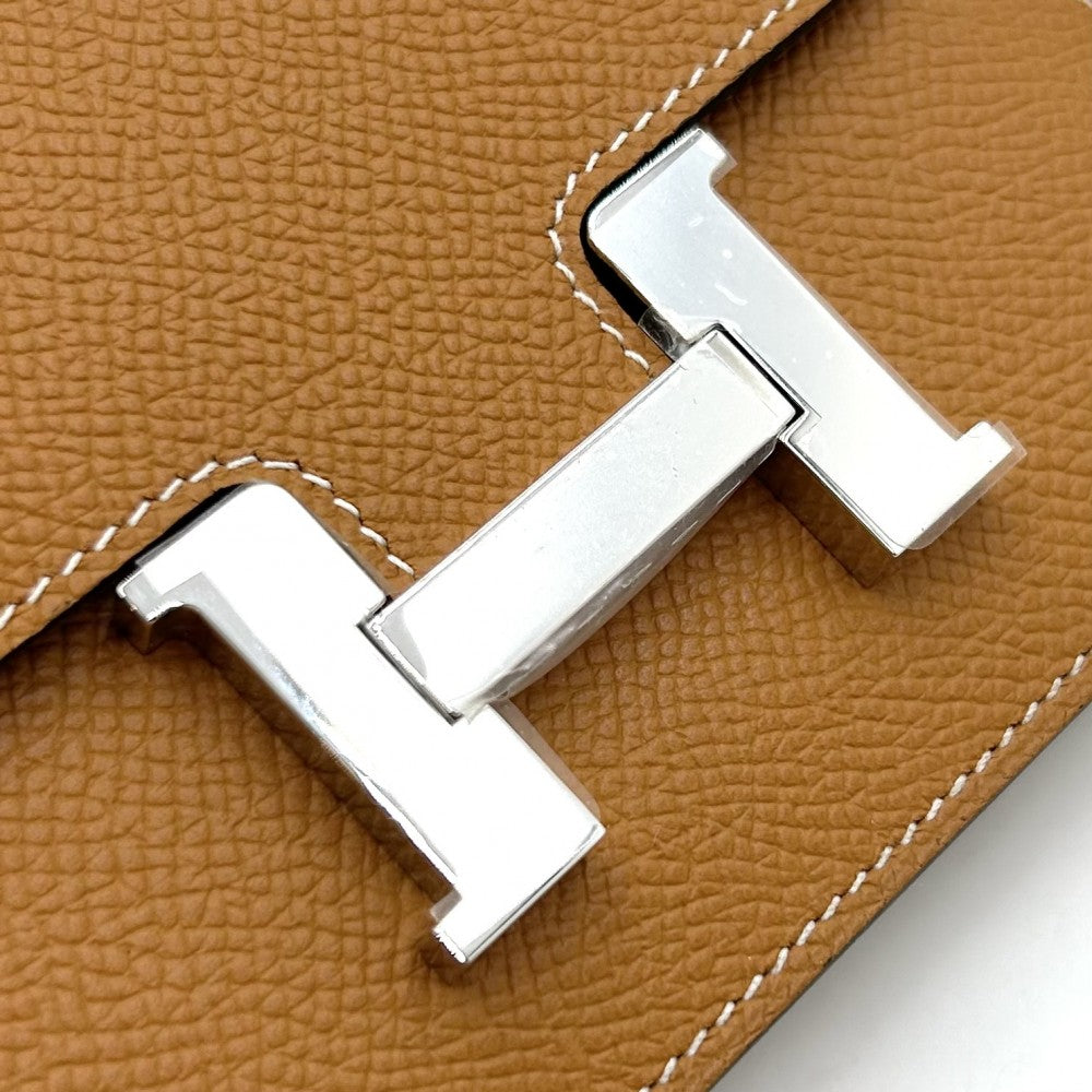 【開店SALE】 HERMES エルメス 二つ折り財布 コンスタンス スリムウォレット コンパクト 財布 Hロゴ B刻印 ヴォーエプソン ブラウン 茶 シルバー金具 レディース 2023年【中古品】
