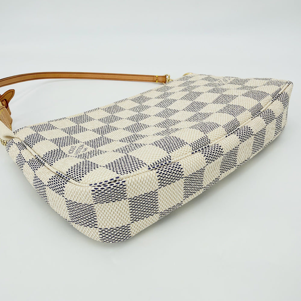 LOUIS VUITTON ルイヴィトン ハンドバッグ ポシェット アクセソワール アクセサリーポーチ N41207 ダミエアズールキャンバス ホワイト 白 ゴールド金具 レディース【中古品】