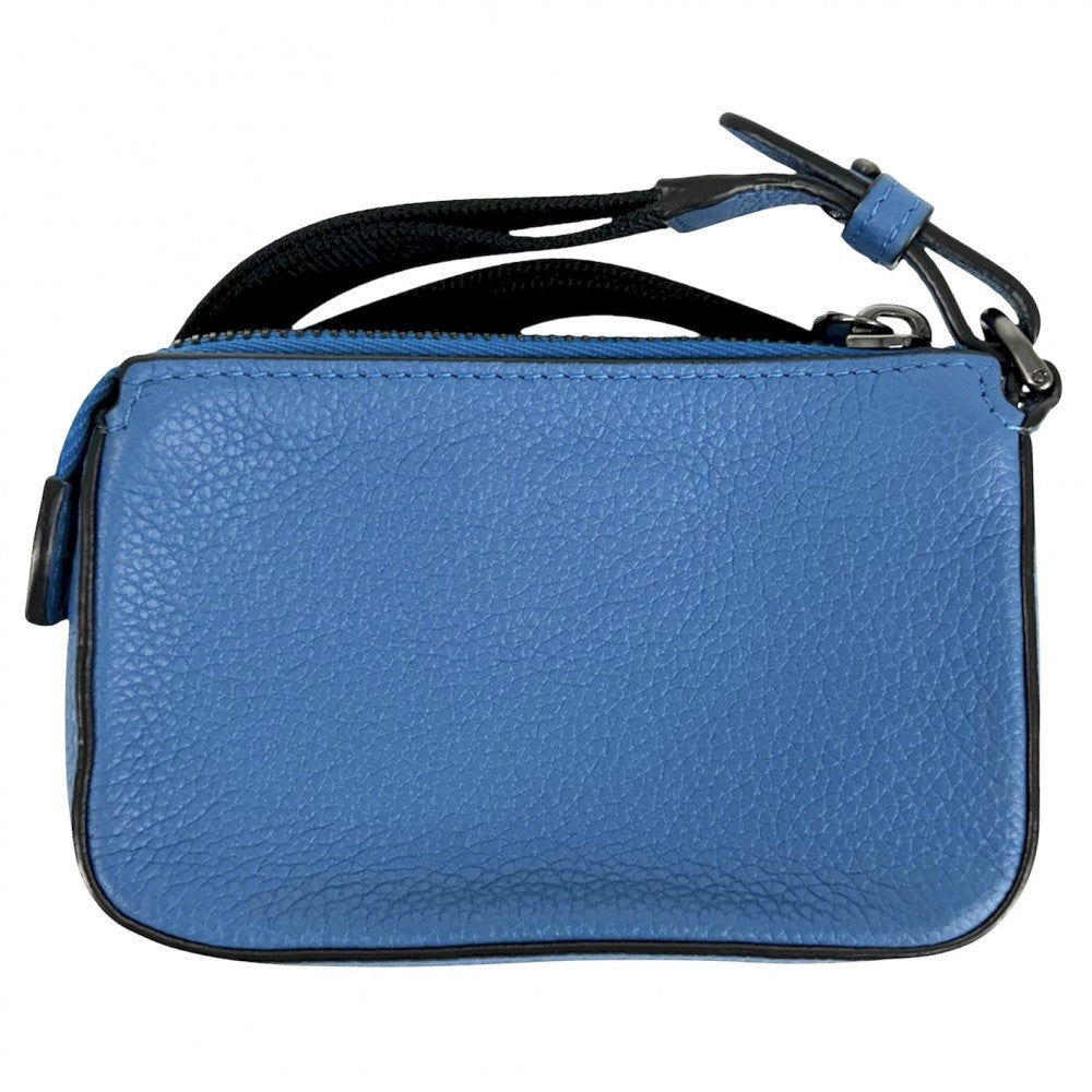 FENDI フェンディ ポーチ ショルダーポーチ メンズ レディース 7M0352 レザー ブルー 青 ブラック金具 ユニセックス【中古品】