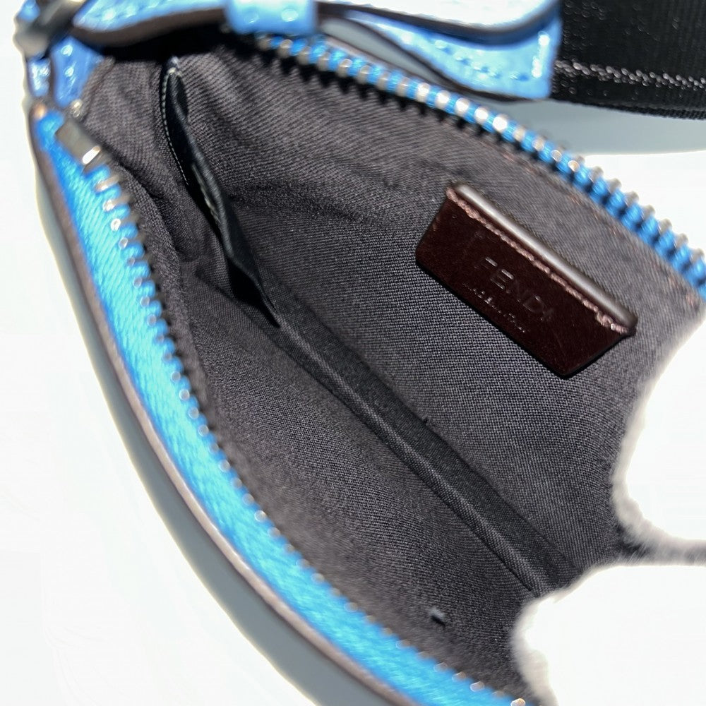 FENDI フェンディ ポーチ ショルダーポーチ メンズ レディース 7M0352 レザー ブルー 青 ブラック金具 ユニセックス【中古品】