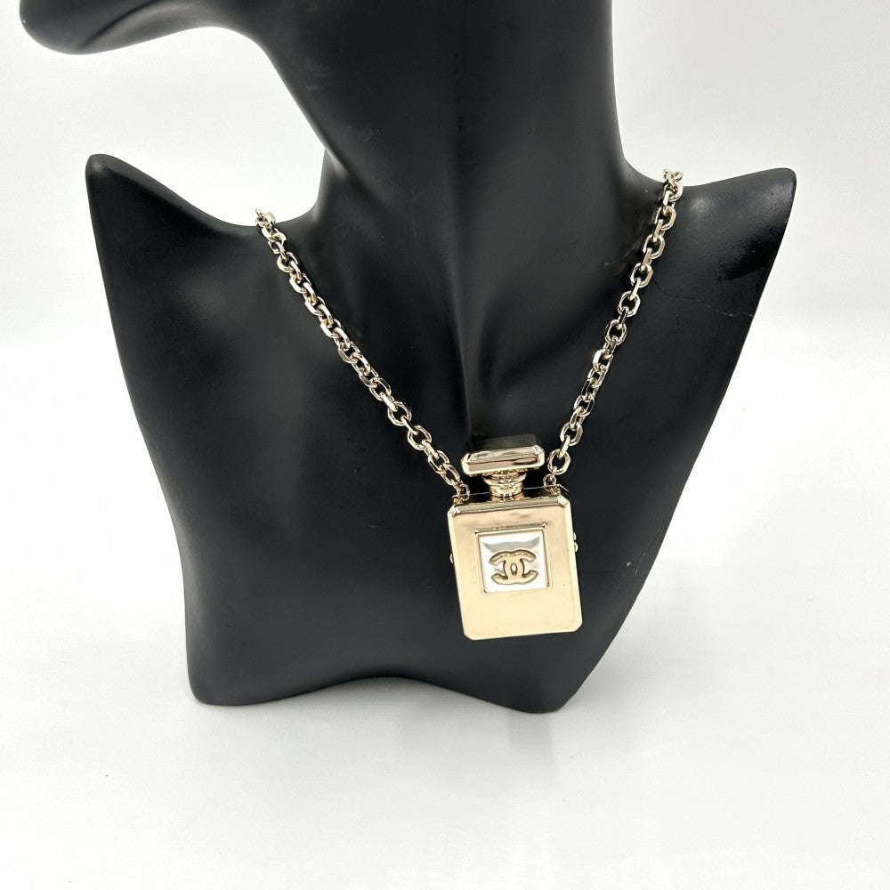 CHANEL シャネル ネックレス ロングネックレス 香水モチーフ ココマーク ココ アクセサリー GP フェイクパール B22S ゴールド レディース 2022年【中古品】