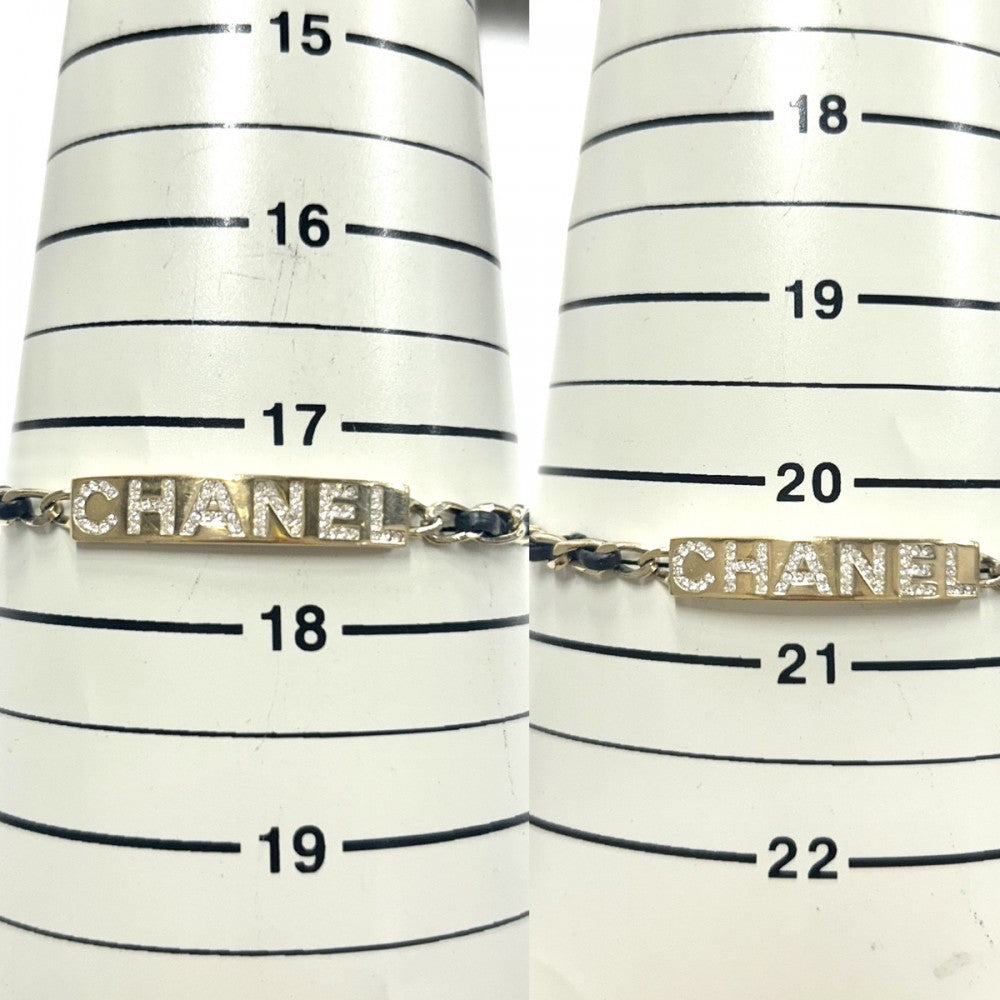 【開店SALE】 CHANEL シャネル ブレスレット チェーン ロゴプレート アクセサリー ココマーク GP ラインストーン レザー B20B ブラック 黒 ゴールド金具 レディース 約10.3g 2020年【中古品】