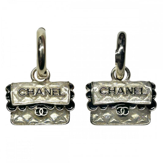 【開店SALE】 CHANEL シャネル ピアス フープ マトラッセ アクセサリー スイング ココ バックモチーフ ラメ GP C24B ライトゴールド レディース 約13.7g 2024年【中古品】