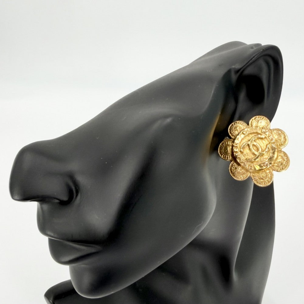 【開店SALE】 CHANEL シャネル イヤリング フラワーモチーフ アクセサリー ヴィンテージ ココマーク GP 2 8 ゴールド レディース 約24.1g 1993年【中古品】