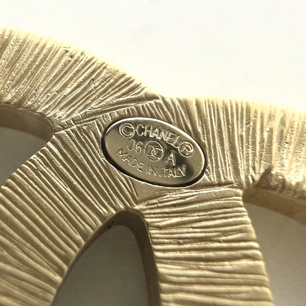 CHANEL シャネル ブローチ ココマーク アクセサリー GP ラインストーン フェイクパール 06A ゴールド レディース 約9.8g 2006年【中古品】