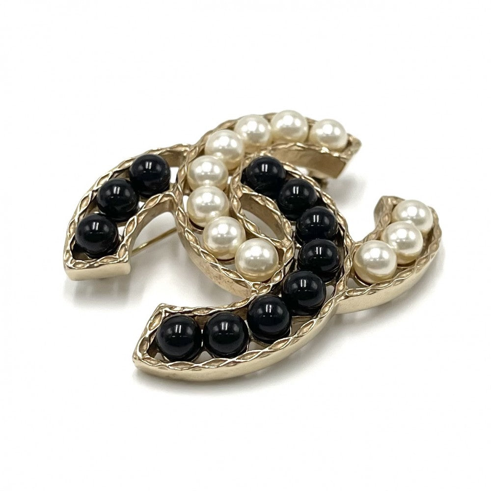 CHANEL シャネル ブローチ ココマーク アクセサリー GP フェイクパール A16B ホワイト 白 ブラック 黒 レディース 約27.3g 2016年【中古品】