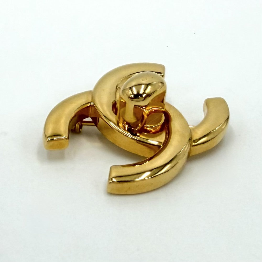 【開店SALE】 CHANEL シャネル ブローチ ココマーク ターンロックデザイン アクセサリー GP 97P ゴールド レディース 約11.7g 1997年【中古品】
