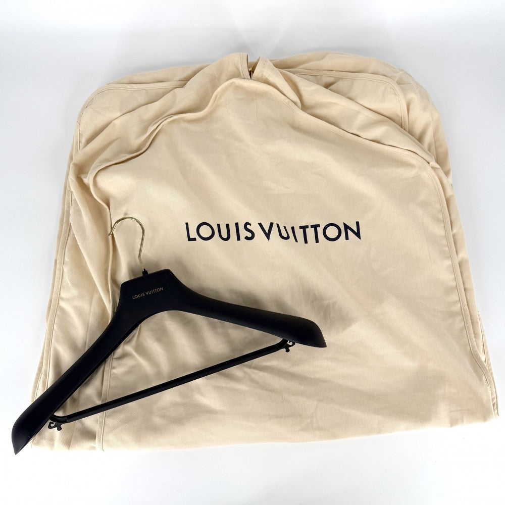 LOUIS VUITTON ルイヴィトン ダウンジャケット プレースド モノグラム エコダウン アウター フード付き アパレル 服 48 ベージュ ブラック 黒 ブラック金具 冬 ナイロン ポリエステル ポリウレタン メンズ【中古品】