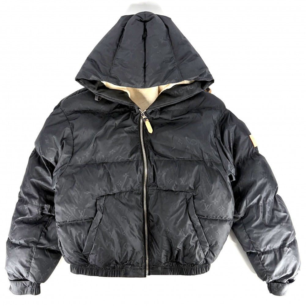 LOUIS VUITTON ルイヴィトン ダウンジャケット モノグラム アウター フード付き アパレル 服 48 グレー アイボリー シルバー金具 冬 ナイロン メンズ【中古品】