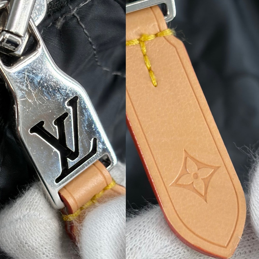 LOUIS VUITTON ルイヴィトン ダウンジャケット モノグラム アウター フード付き アパレル 服 48 グレー アイボリー シルバー金具 冬 ナイロン メンズ【中古品】