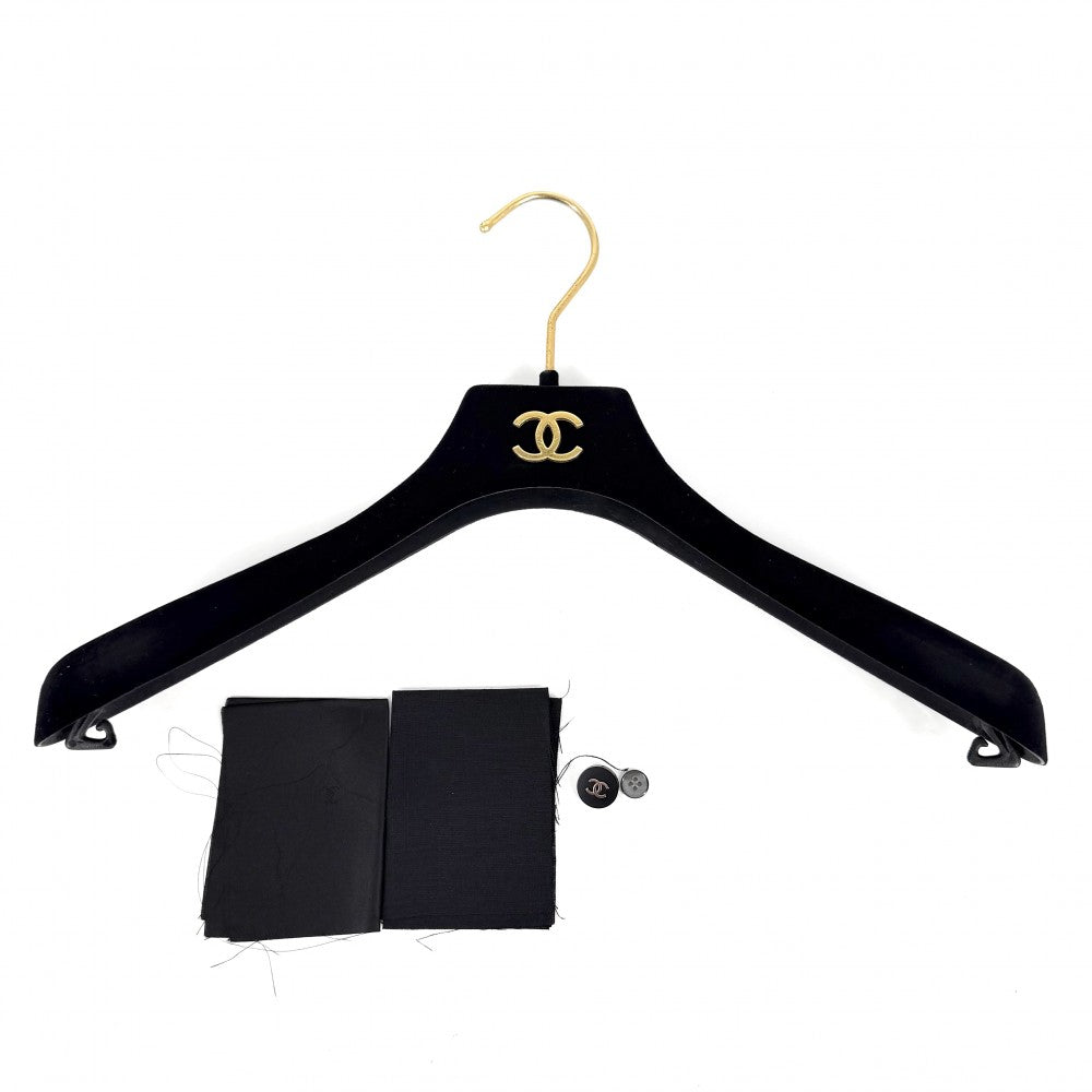 CHANEL シャネル ノーカラージャケット ココボタン 服 アパレル 40 ブラック 黒 春 秋 リネン シルク レディース【中古品】