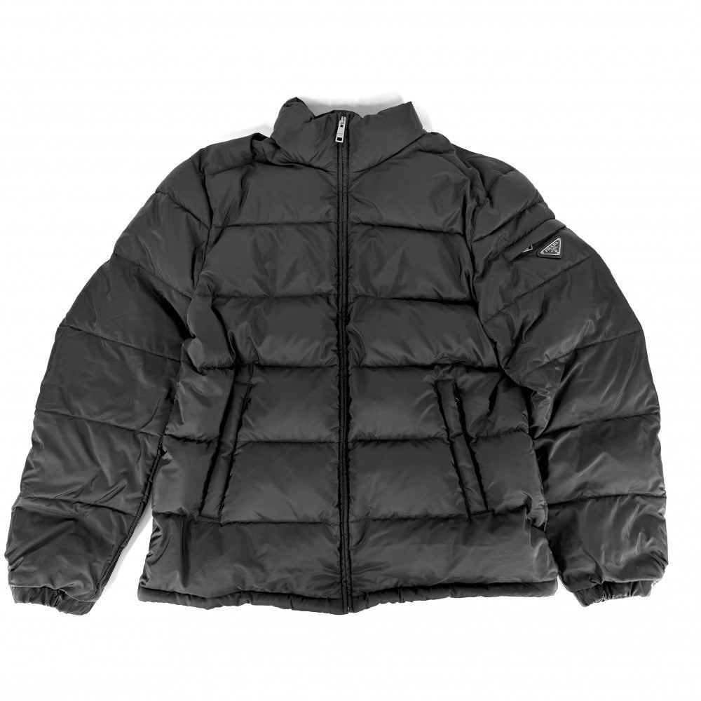 PRADA プラダ ダウンジャケット アウター トライアングルロゴ 54 SGY091 ブラック 黒 ガンメタル金具 冬 ポリエステル メンズ【中古品】