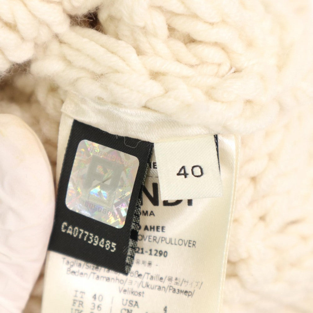 FENDI フェンディ ニット FFロゴ クロップドセーター セーター 長袖 服 トップス アパレル 40 FZX719 ホワイト 白 ゴールド金具 秋 冬 ウール レディース【中古品】